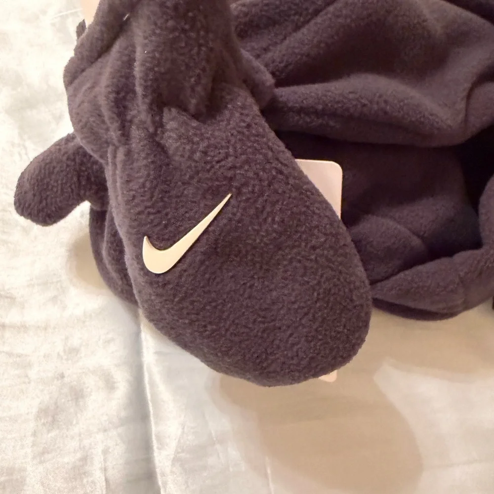 NWT Nike Toddler 2-Piece Fleece Set Trapper Hat and Mittens Gray 2/4